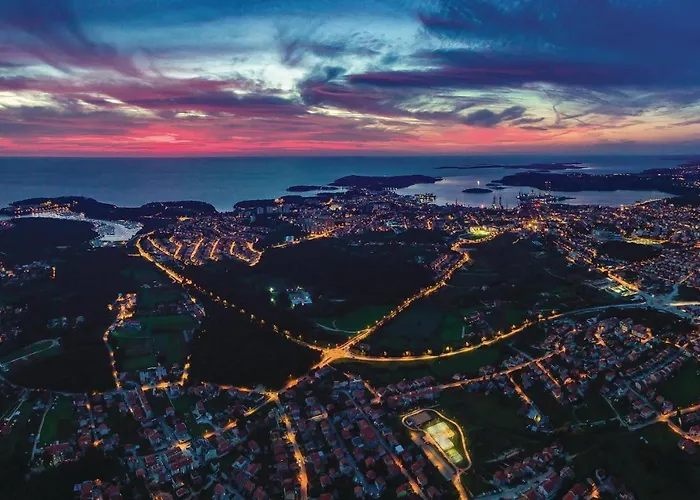 Stunning In * Pula