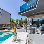 Beautiful In Holiday home