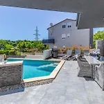 Holiday home Beautiful In