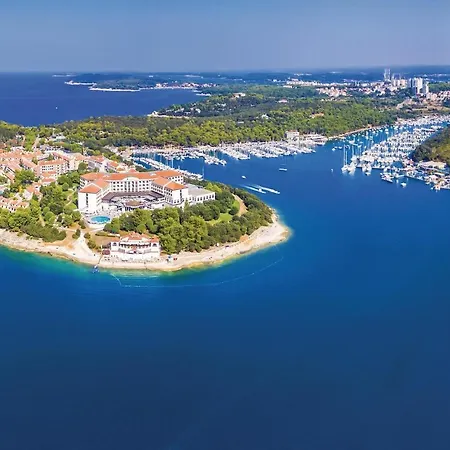 Stunning In * Пула