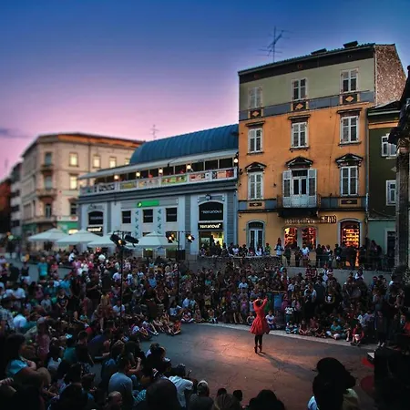 Stunning In Будинок відпочинку *