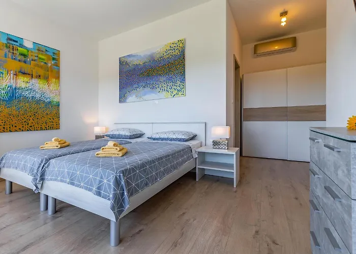 Stunning In Holiday home Pula